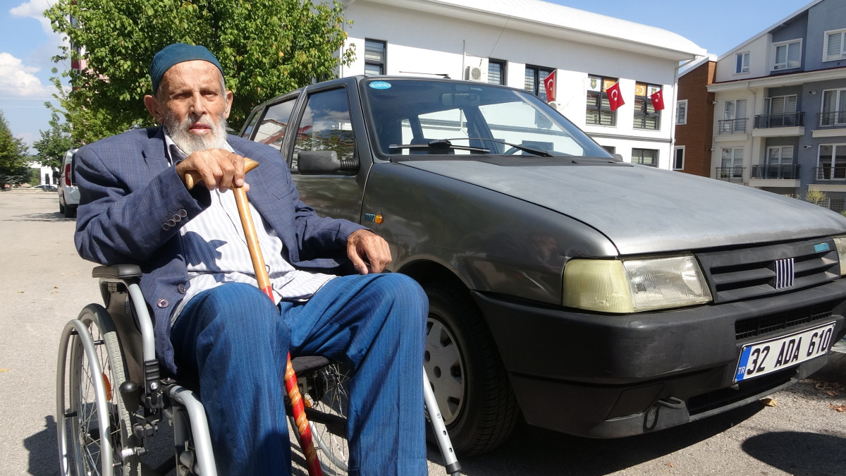 85 yaşındaki Kadir amcadan 30 Ağustos Zafer Bayramı'nda anlamlı bağış .